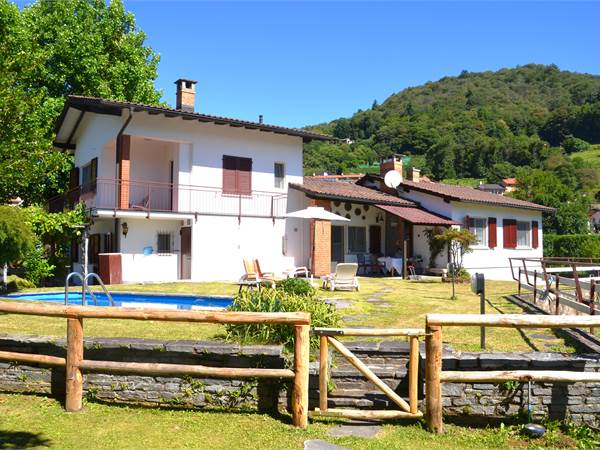 Villetta con giardino e piscina o 2 appartamenti