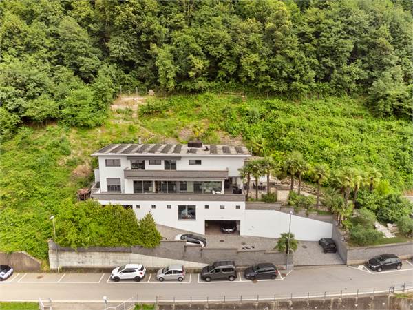 10-room villa with large craft space
