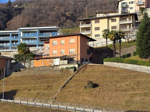 Casa bifamiliare - Attico panoramico con appartamento a reddito 