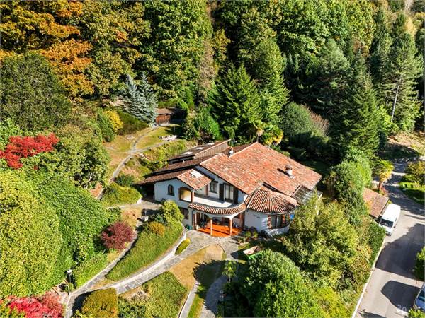 Villa à rénover avec appartement indépendant et terrain