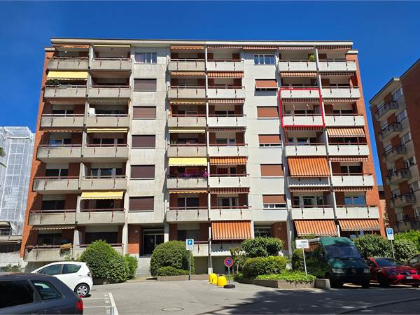 3.5 locali ristrutturato a nuovo, arredato e con balconi