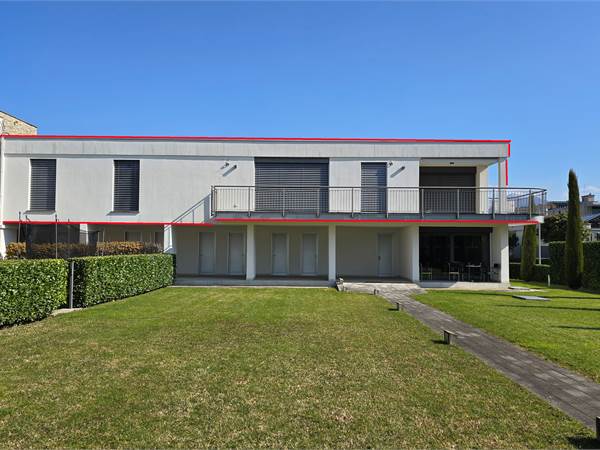 Exklusive – 6.5-Zimmer-Wohnung mit Pool und gehobener Ausstattung